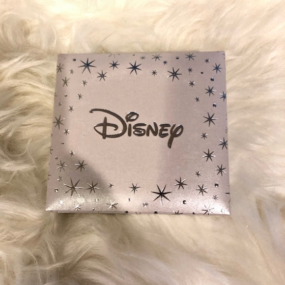 Disney Bowtiful Minnie Necklace - Picture 3 of 4